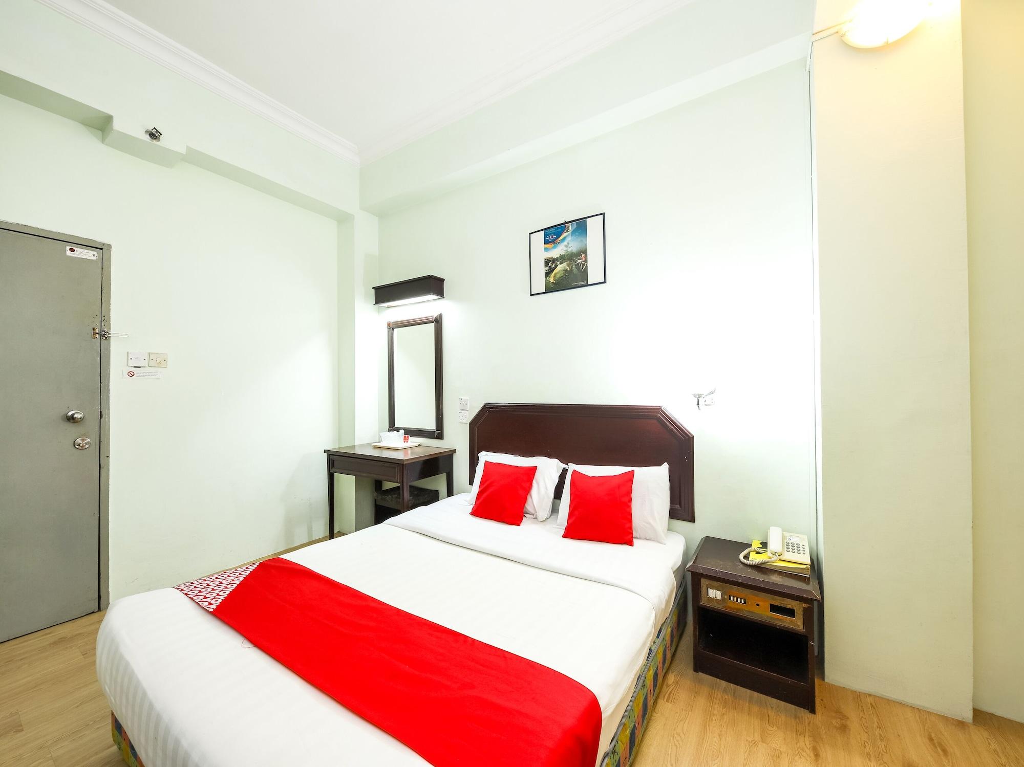 Grand Supreme Hotel Кучінг Екстер'єр фото