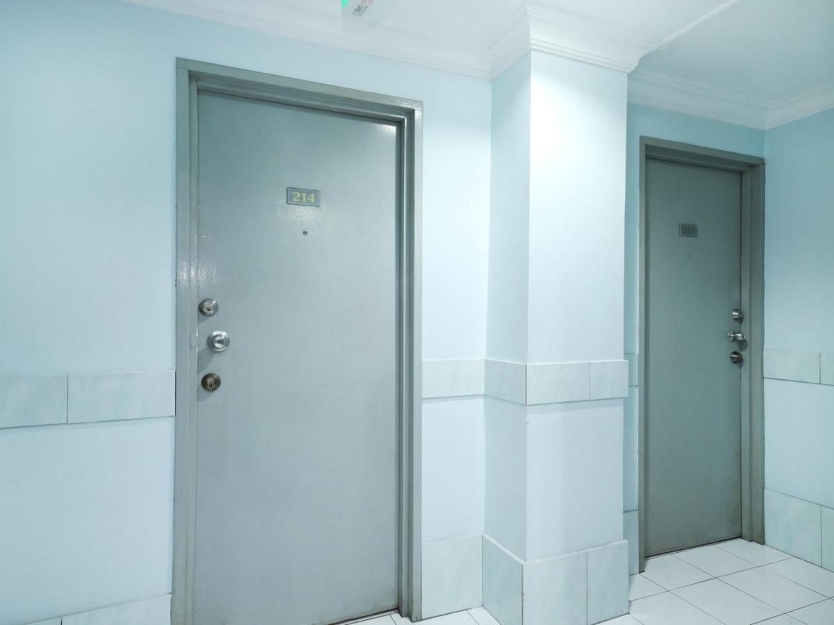 Grand Supreme Hotel Кучінг Екстер'єр фото