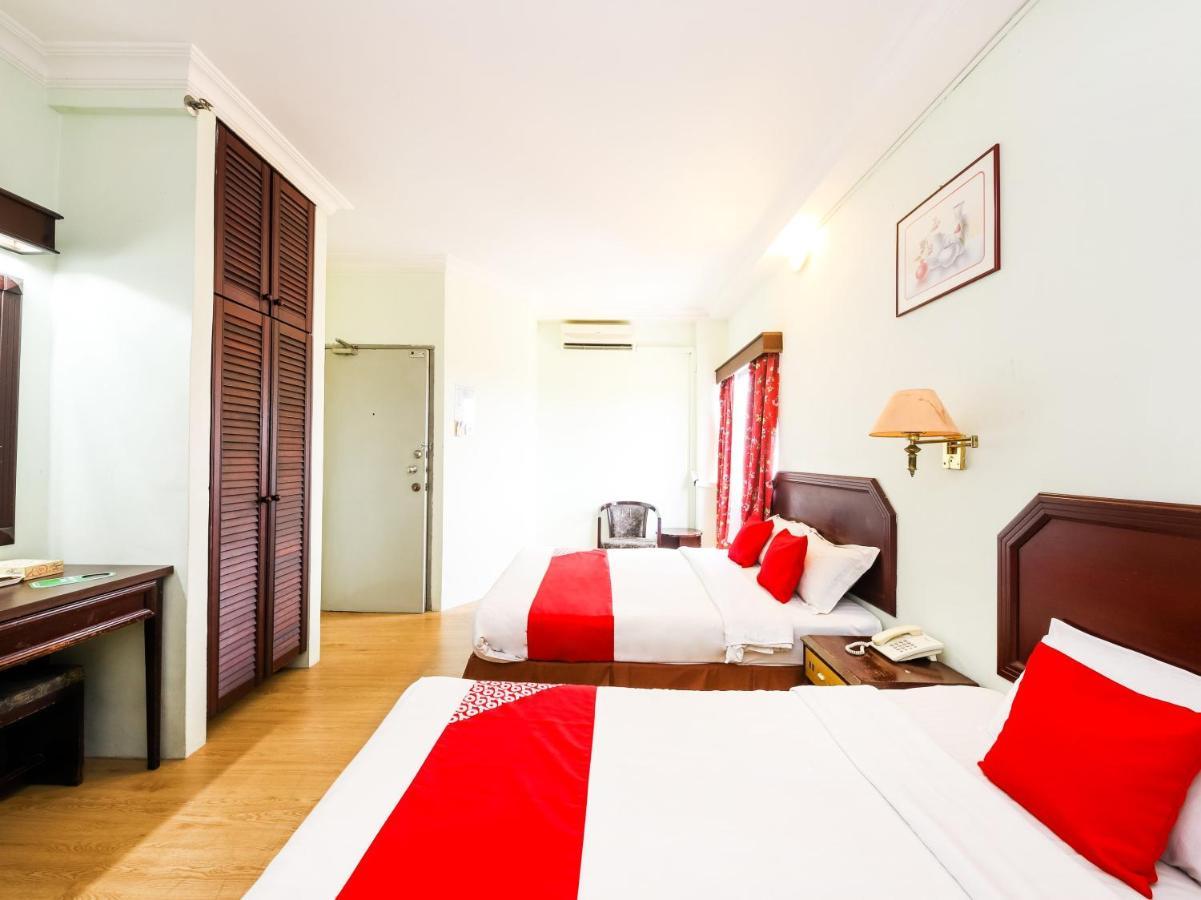 Grand Supreme Hotel Кучінг Екстер'єр фото